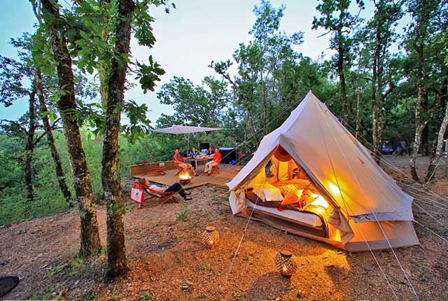 camping-lot-tente